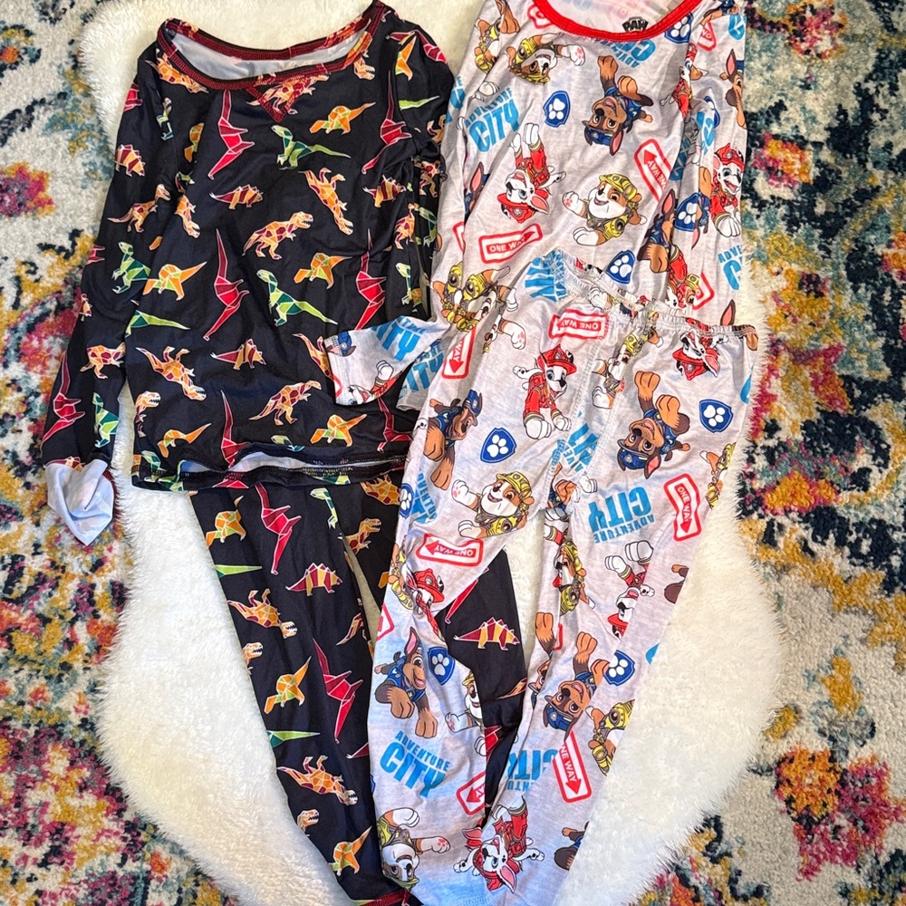 Kids Cuddl Duds size 5t dinosaur paw patrol